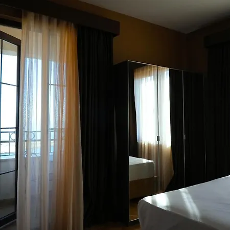 Servi House - Aparthotel