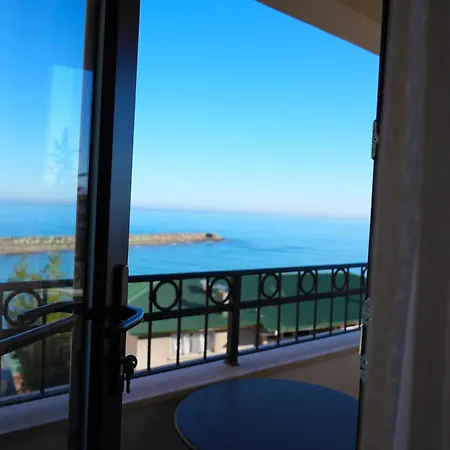 Aparthotel Servi House - *