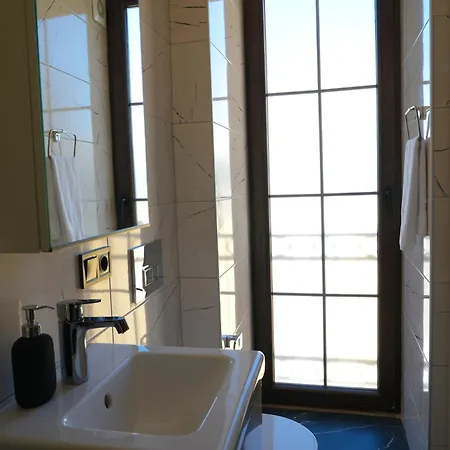 Aparthotel Servi House - *